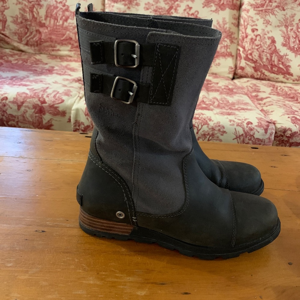 Sorel Grey Leather and Suede 7.5